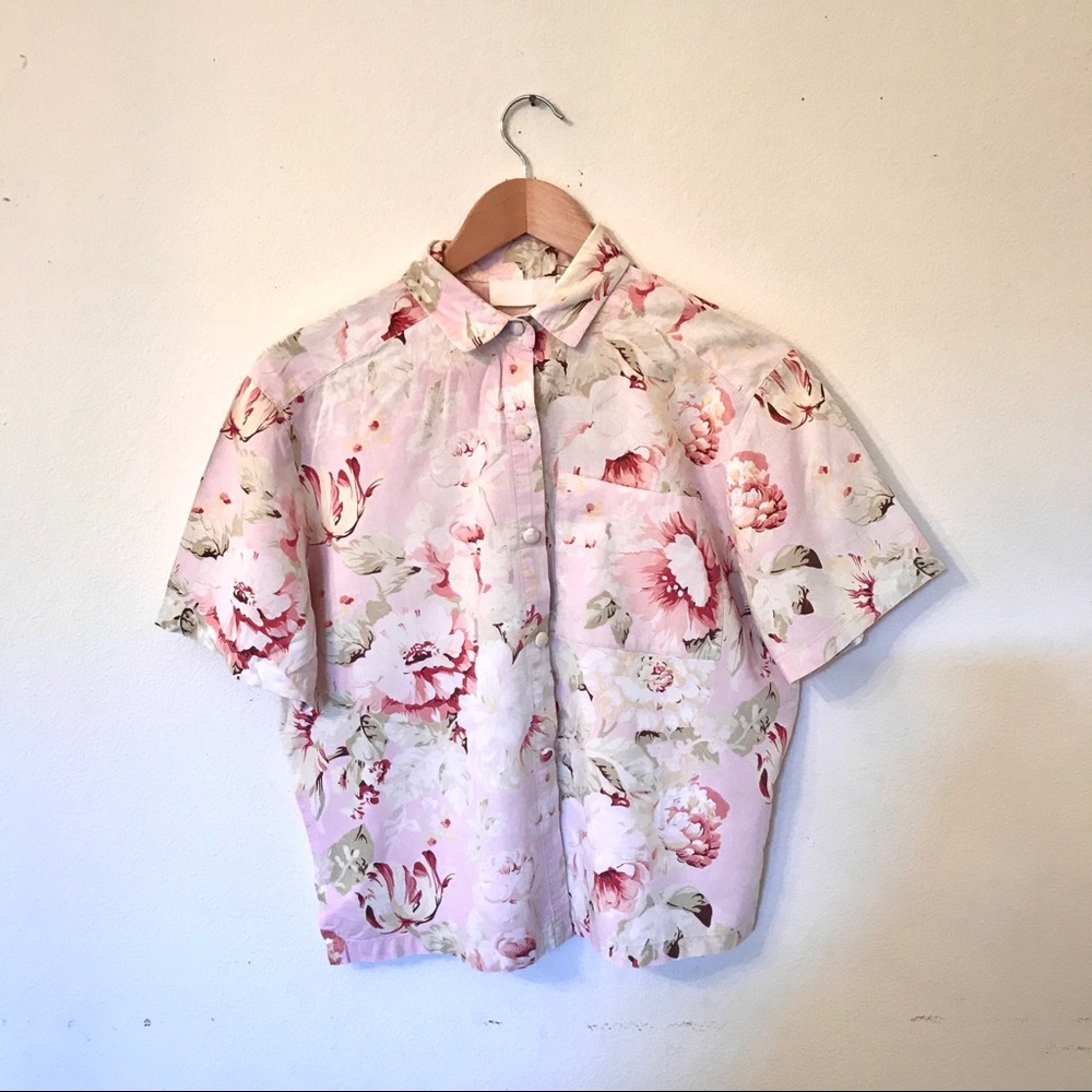 WET SEAL - Pastel Hawaiian Crop Top